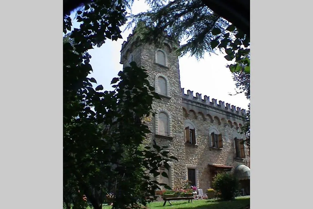 Casa La Torre Un Castello Alle Porte Di Firenze 0*, Florence