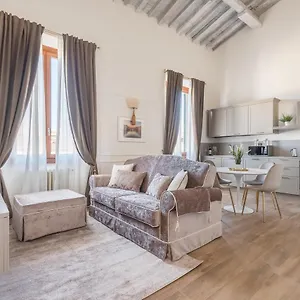 Feel Apartment