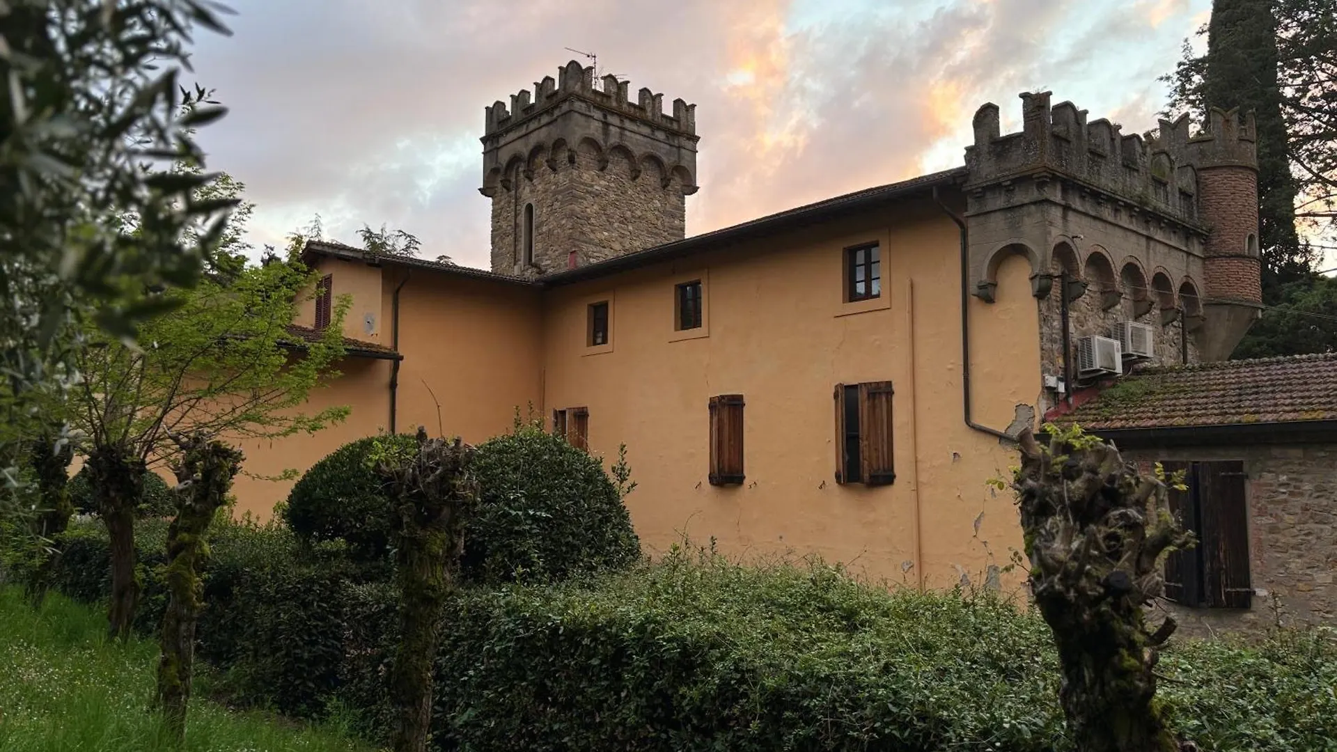 Apartment Casa La Torre Un Castello Alle Porte Di Firenze